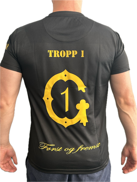 T-skjorte i teknisk stoff med eget design Shefi Sportswear