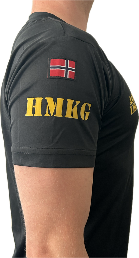 T-skjorte i teknisk stoff med eget design Shefi Sportswear